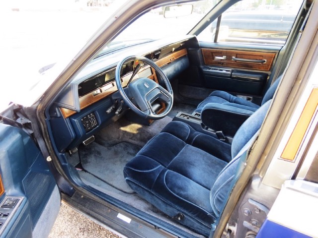 Used 1984 LINCOLN CONTINENTAL Givenchy | Lake Wales, FL