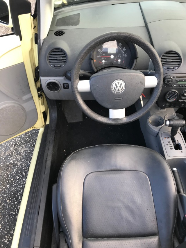 Used 2005 VOLKSWAGEN Beetle  | Lake Wales, FL