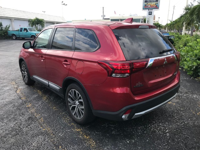 Used 2017 MITSUBISHI OUTLANDER  | Lake Wales, FL