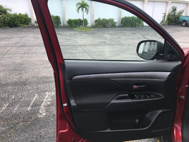 Used 2017 MITSUBISHI OUTLANDER  | Lake Wales, FL