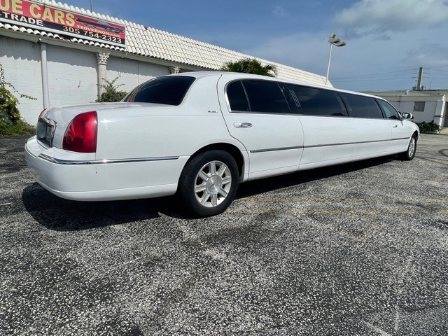 Used 2011 Lincoln Town Car Executive | Lake Wales, FL