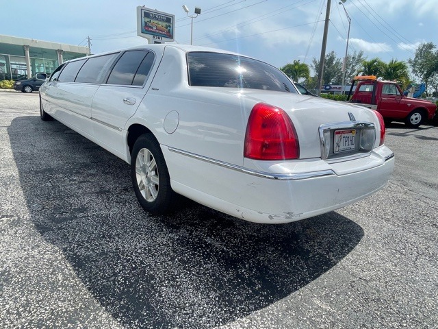 Used 2011 Lincoln Town Car Executive | Lake Wales, FL